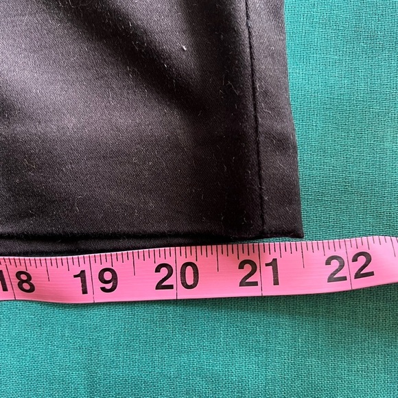 DANA BUCHMAN Women’s Black Mini Skirt. 4 Mock Pockets. Side Zip. Size 10 - Picture 6 of 7